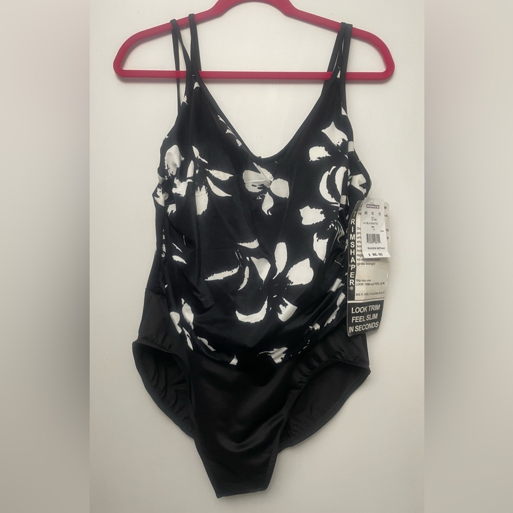 Trimshaper NWT One Piece Swimsuit Black/White 18
